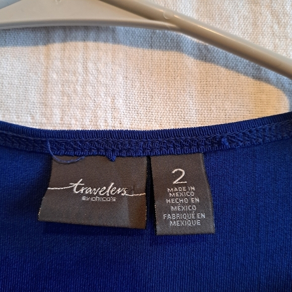Chico's Travellers women's size 2 blue v bottom top - Picture 3 of 6
